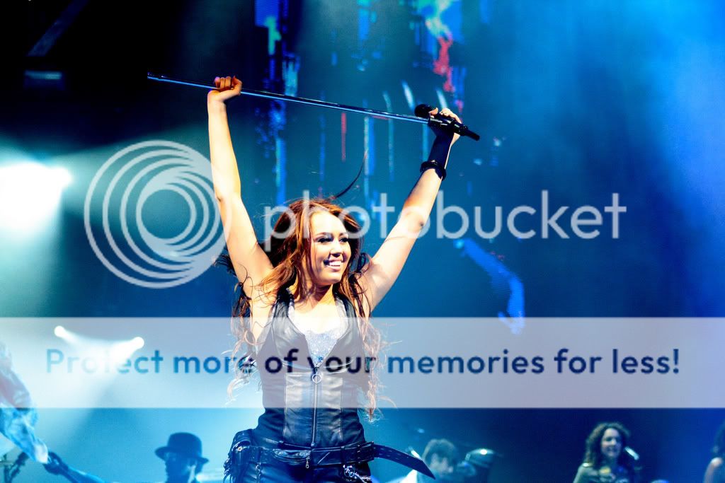 Miley Cyrus Wonder World Tour Pictures, Images and Photos
